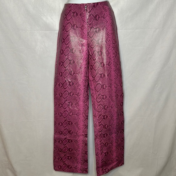 SOLD - 🐼 3/$25 pink snake print pleather flares - perfect for Halloween 🎃 - Picture 1 of 5
